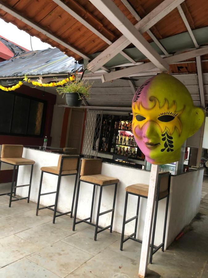 Big Daddy'S Inn Candolim Exterior foto